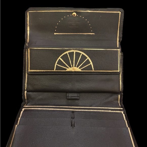 Louis Vuitton Black Epi Sarah Wallet – Hand-Painted Art Deco - Picture 3 of 16